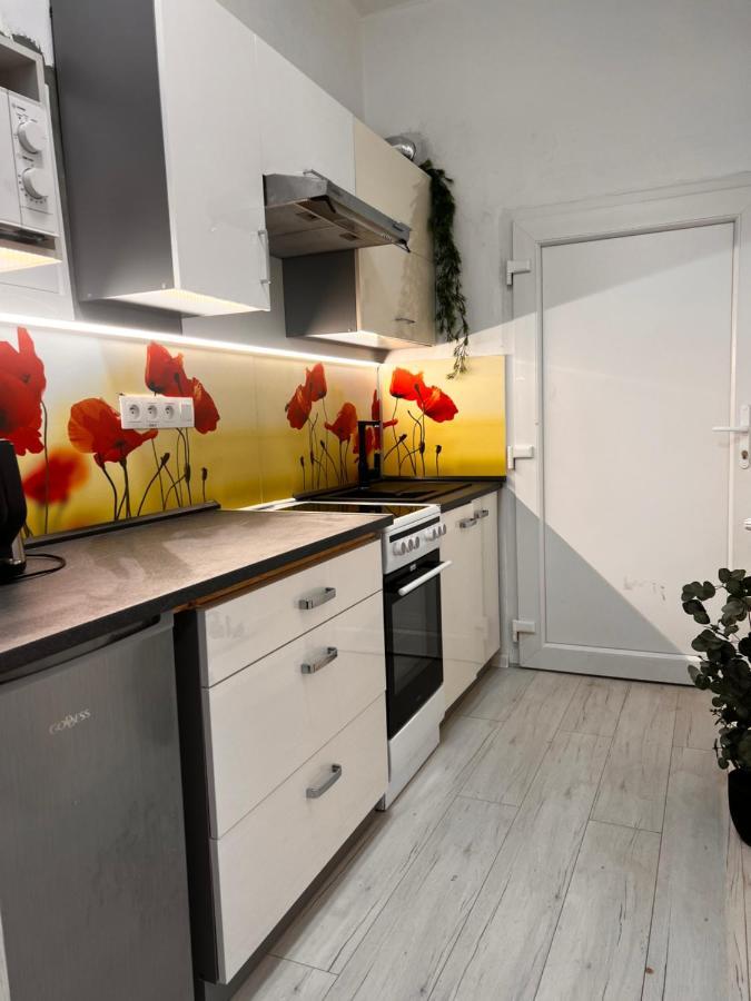 Apartmany V Centre - Vlastna Izba So Spolocnou Kuchynou A Kupelnou Moze Byt Zdielana 2 Inymi Izbami Martin Exterior photo