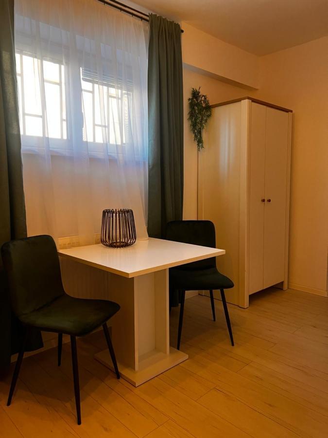 Apartmany V Centre - Vlastna Izba So Spolocnou Kuchynou A Kupelnou Moze Byt Zdielana 2 Inymi Izbami Martin Exterior photo