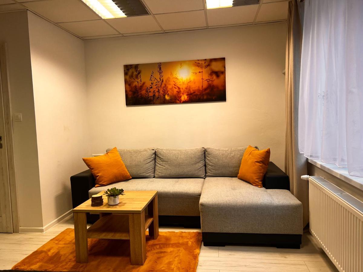 Apartmany V Centre - Vlastna Izba So Spolocnou Kuchynou A Kupelnou Moze Byt Zdielana 2 Inymi Izbami Martin Exterior photo