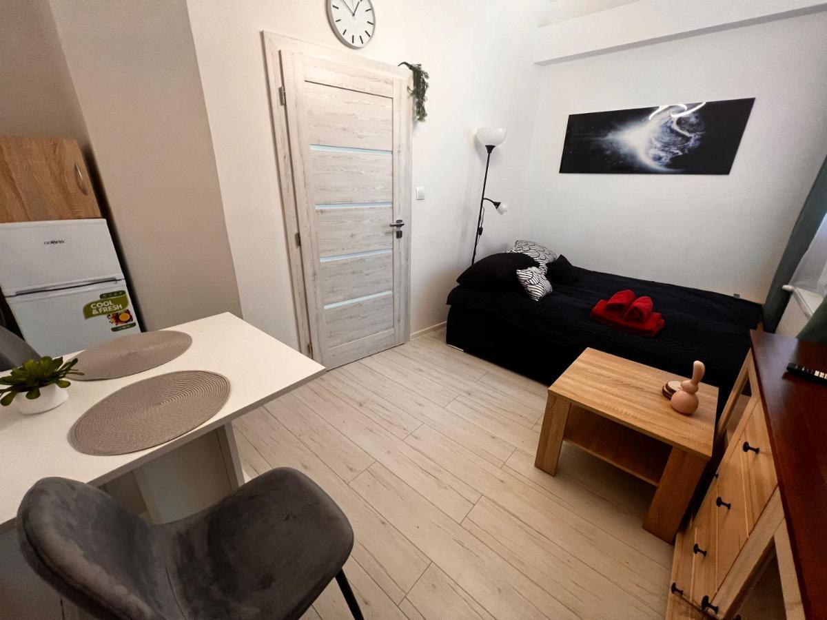 Apartmany V Centre - Vlastna Izba So Spolocnou Kuchynou A Kupelnou Moze Byt Zdielana 2 Inymi Izbami Martin Exterior photo